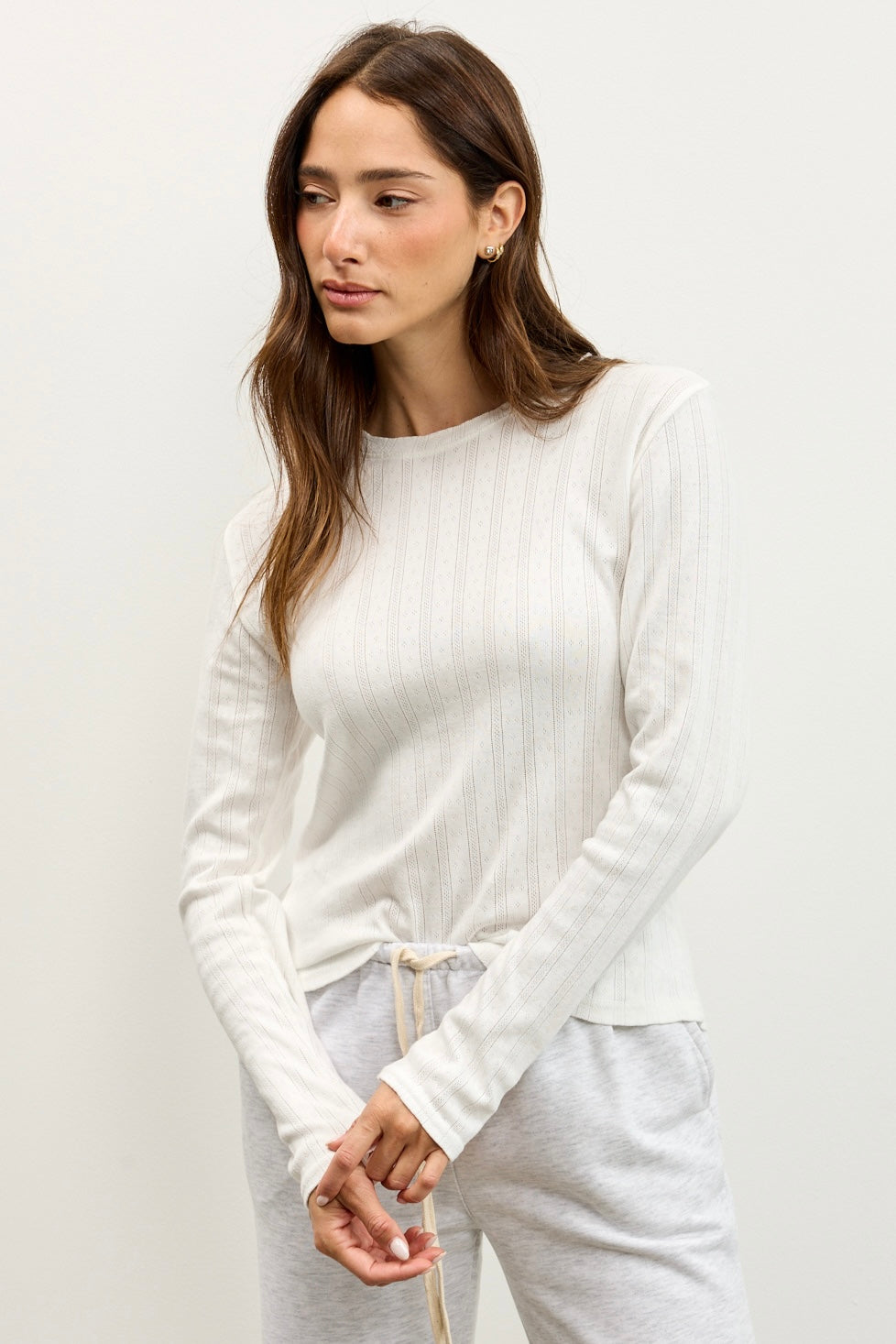 חולצת בייסיק ניקי בלה לבן