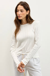 חולצת בייסיק ניקי בלה לבן