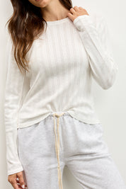 חולצת בייסיק ניקי בלה לבן