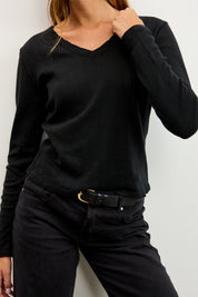 חולצת בייסיק וי בלה שחור