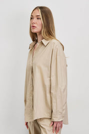 מכופתרת כותנה אוברסייז בז