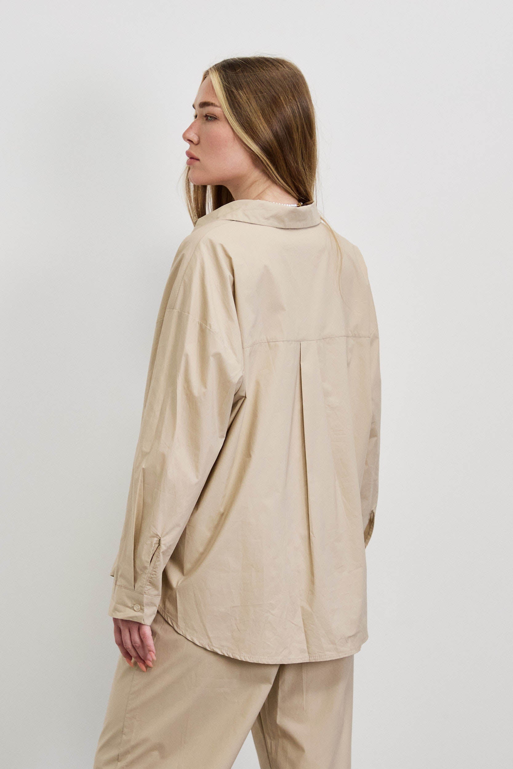 מכופתרת כותנה אוברסייז בז