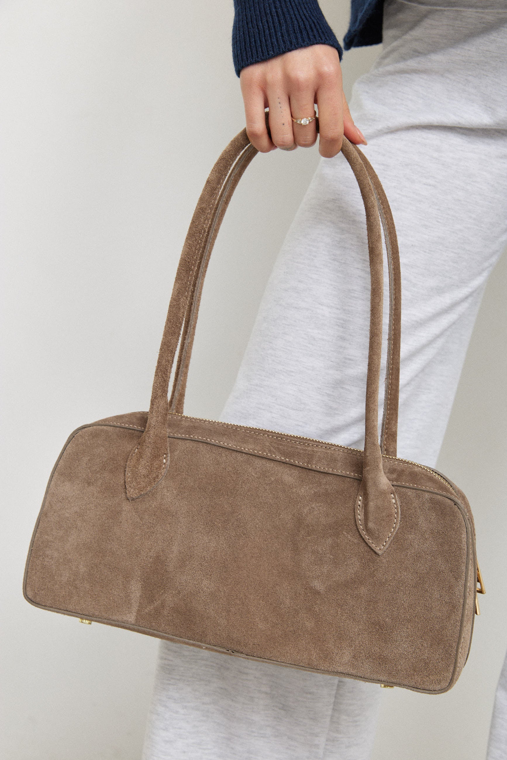 תיק עור נעמי בז