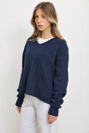 סריג וי ג׳וליה כחול