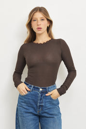 חולצת ניקי תחרה קשמיר חומה