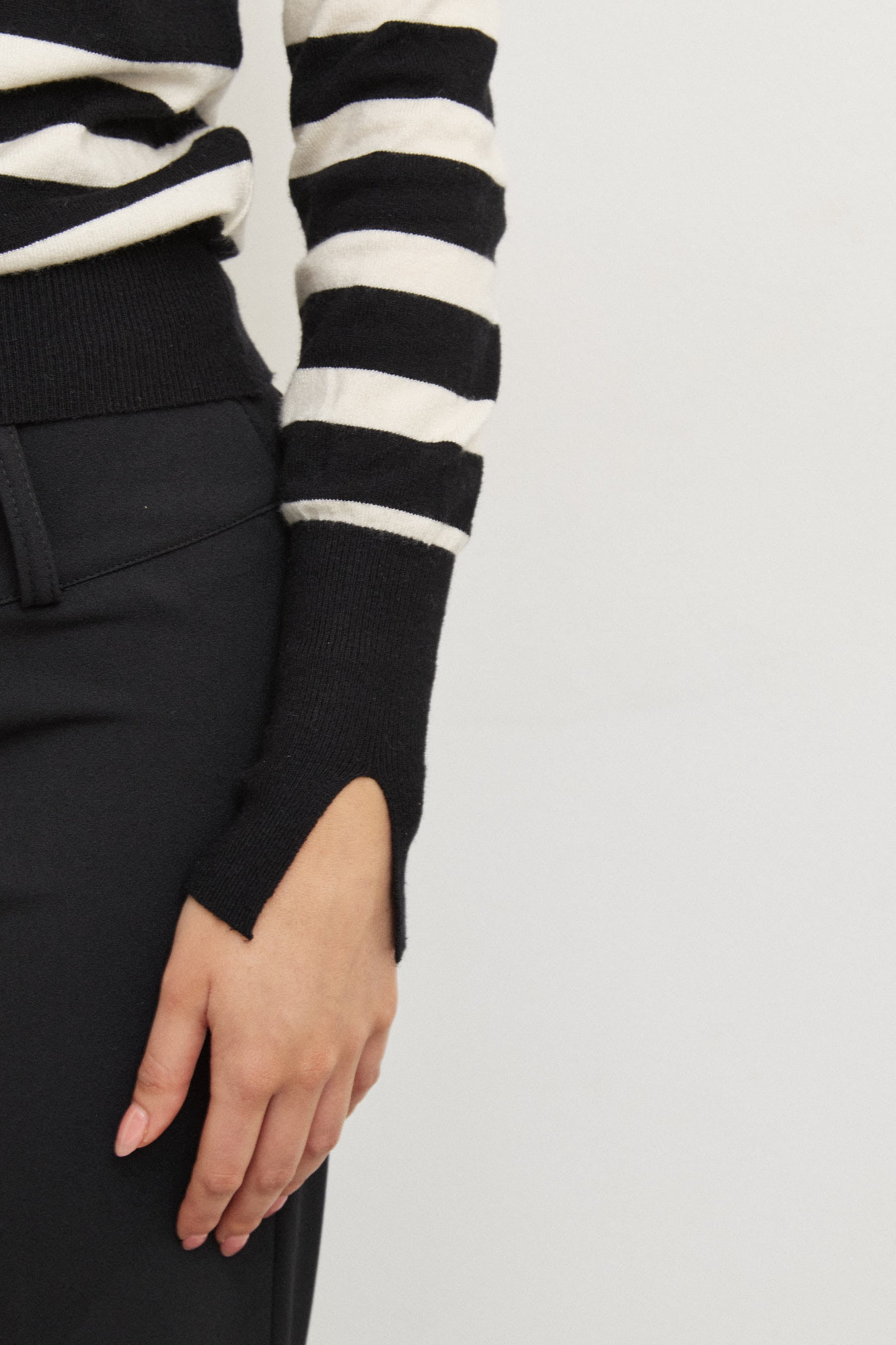 סריג ניקי פסים שחור