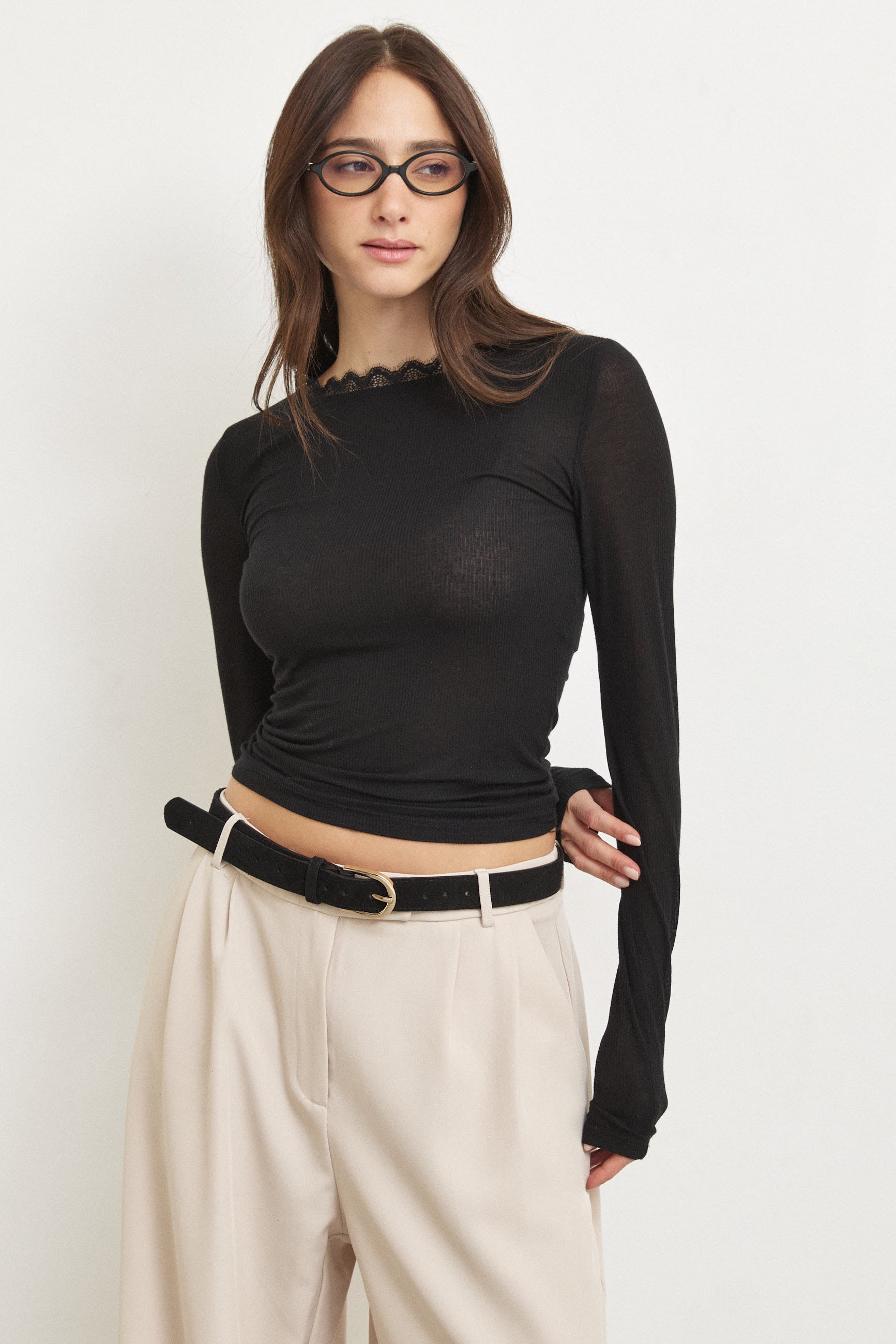 חולצת ניקי תחרה קשמיר שחורה