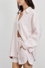 חולצת פשתן כותנה מכופתרת אוברסייז ורוד בהיר