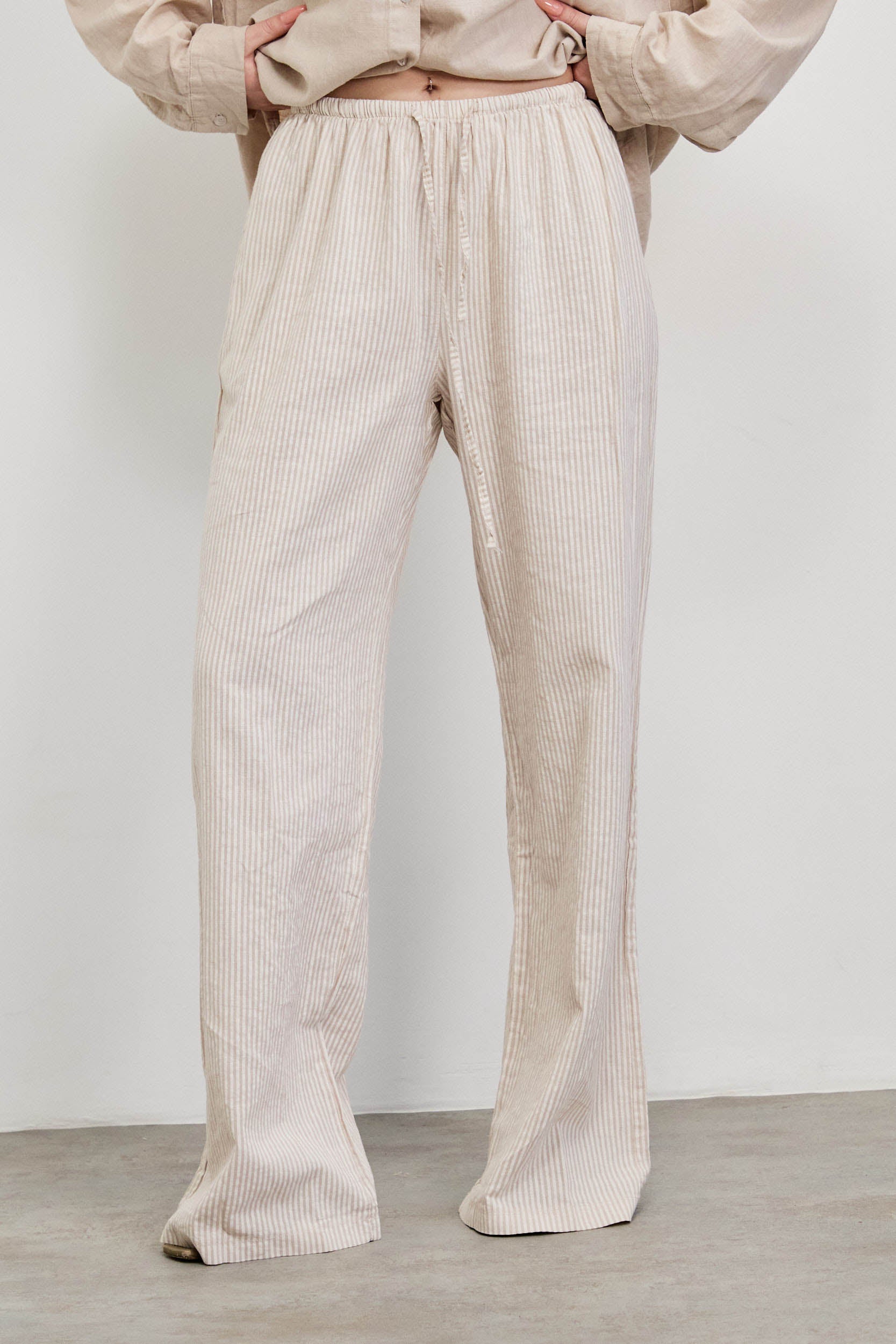 מכנסי פשתן פסים בז׳