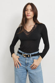 חולצת קשמיר תחרה וי שחורה