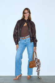 גופיית סריג וי עם תחרה חומה