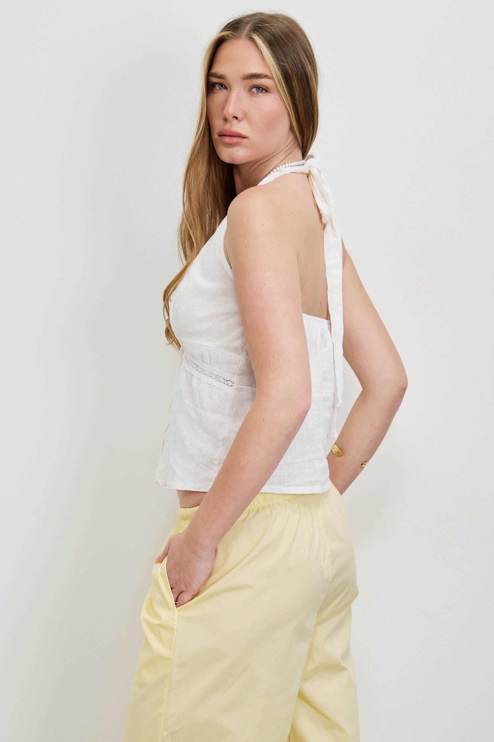 וסט פשתן קולר לבן