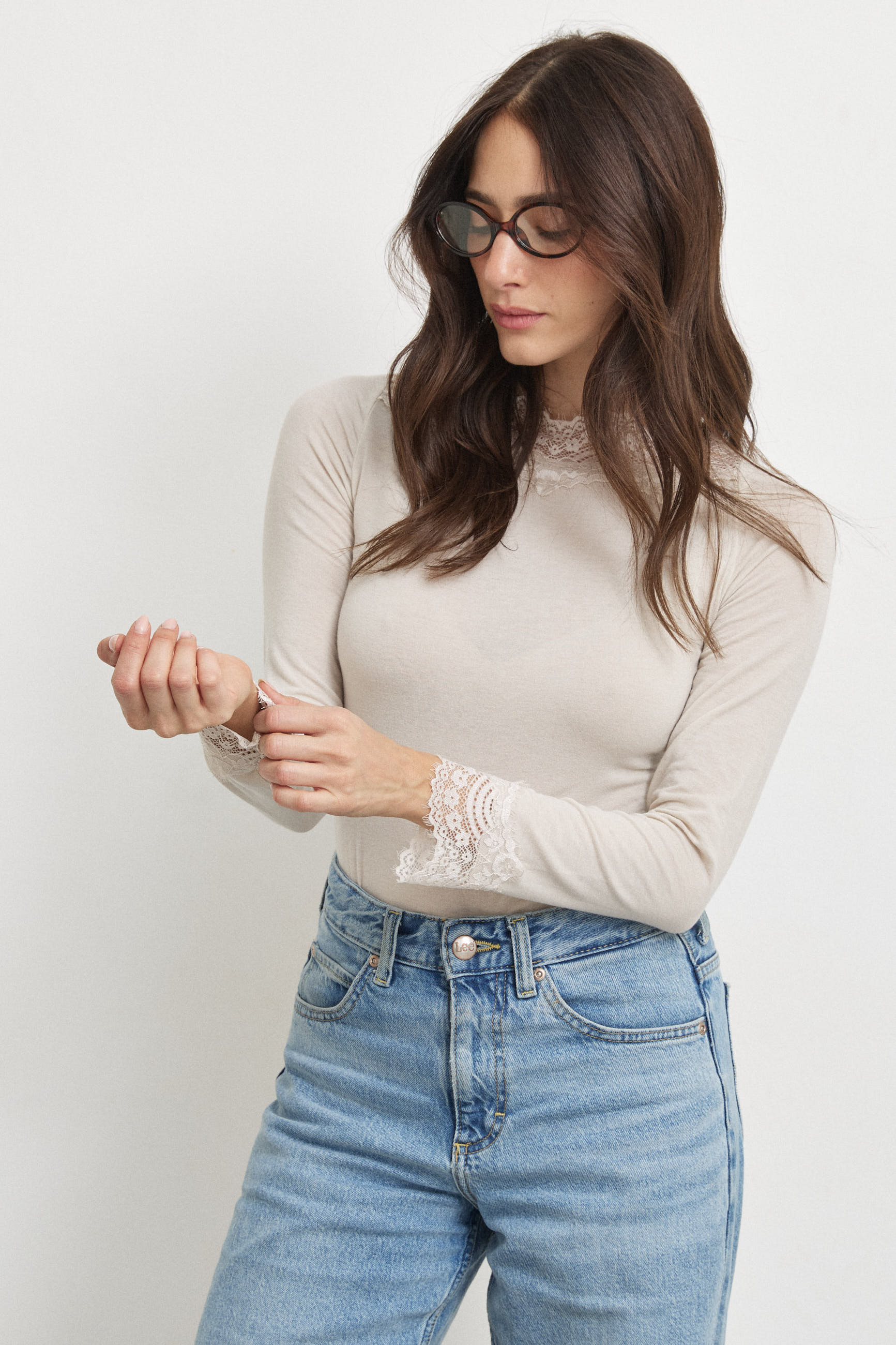 חולצת קמילה קשמיר בז