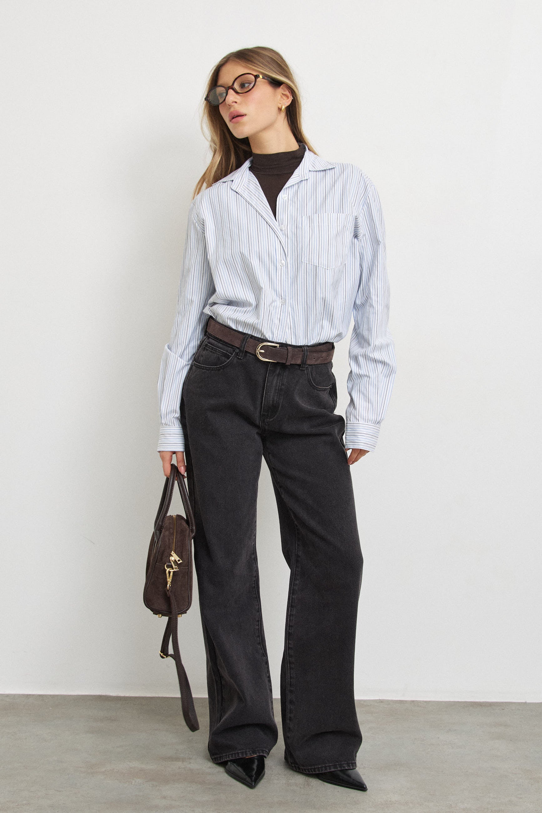 חולצת פסים ורונה לבנה