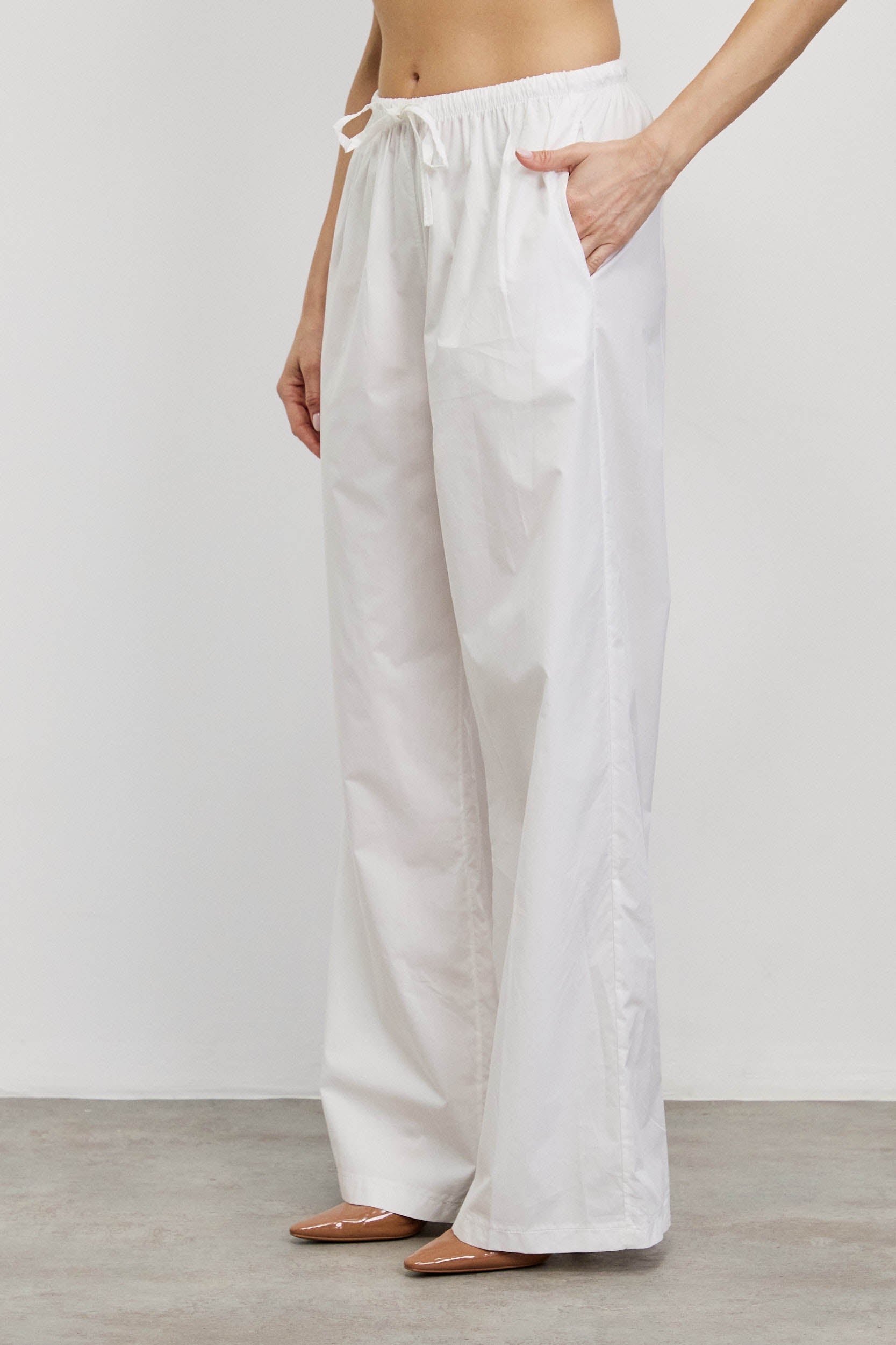 מכנסי כותנה לבן
