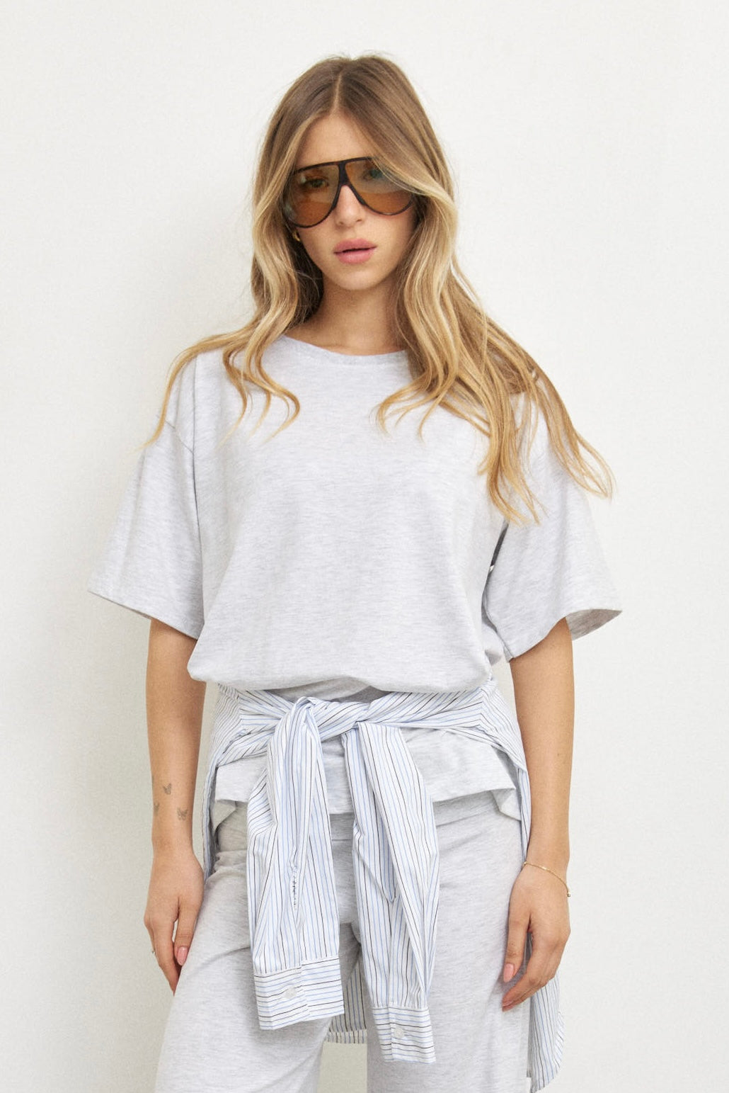 טישירט אוברסייז לני אפור