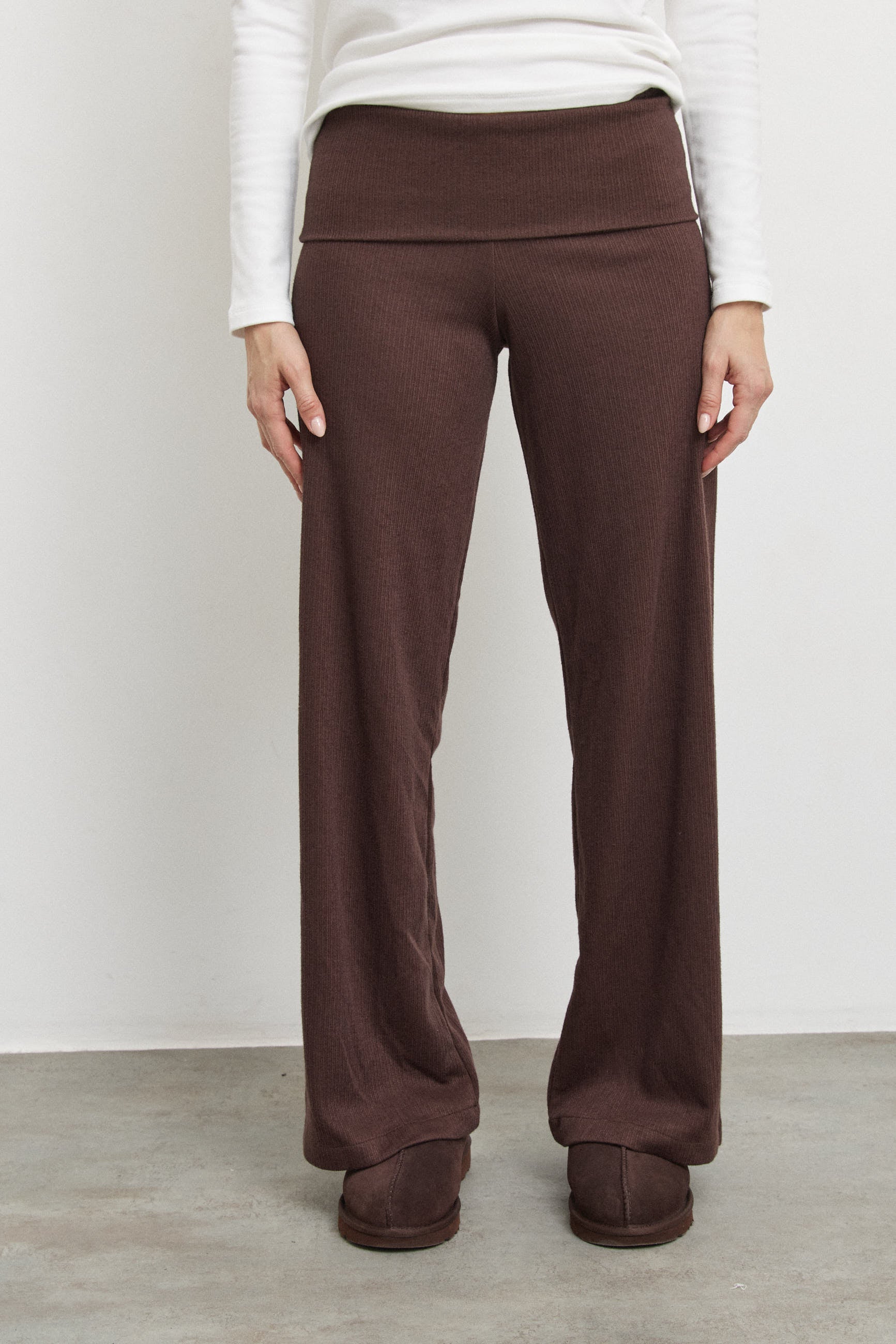 מכנסי ברנדי בד סריג דק חום