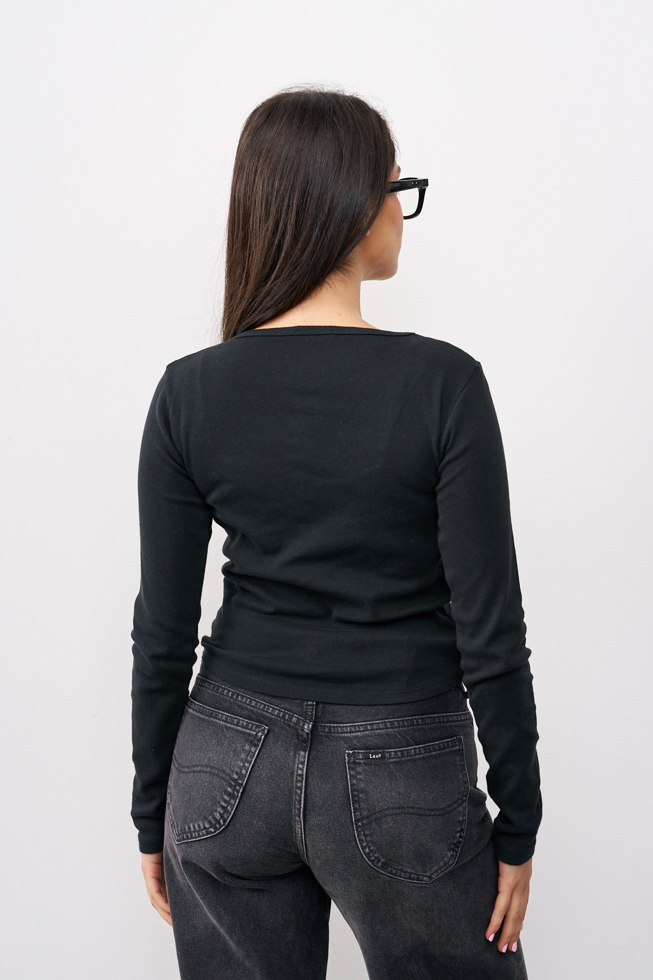 חולצת בייסיק מור שחור