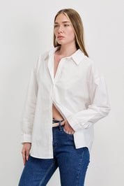 מכופתרת כותנה אוברסייז לבנה