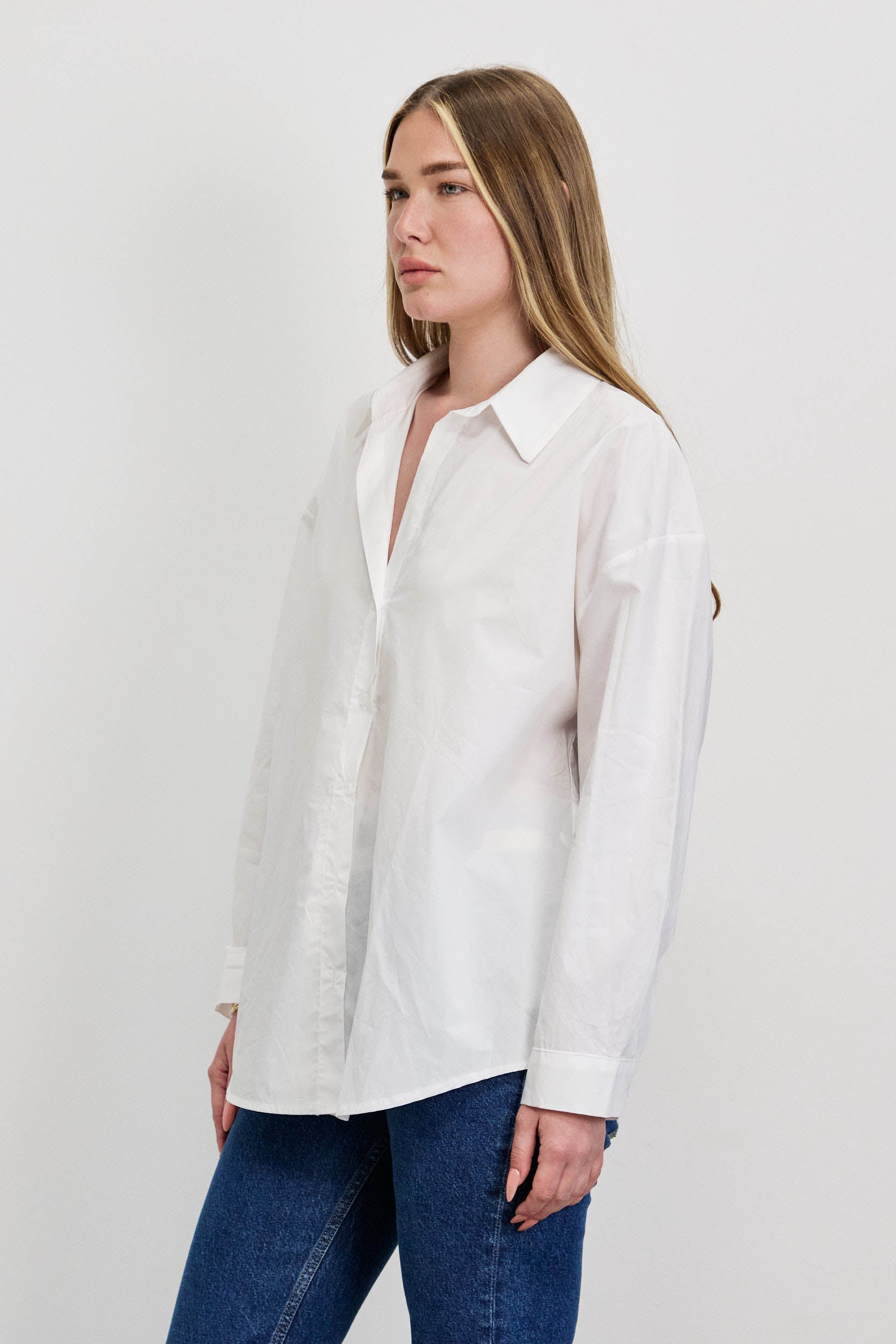 מכופתרת כותנה אוברסייז לבנה