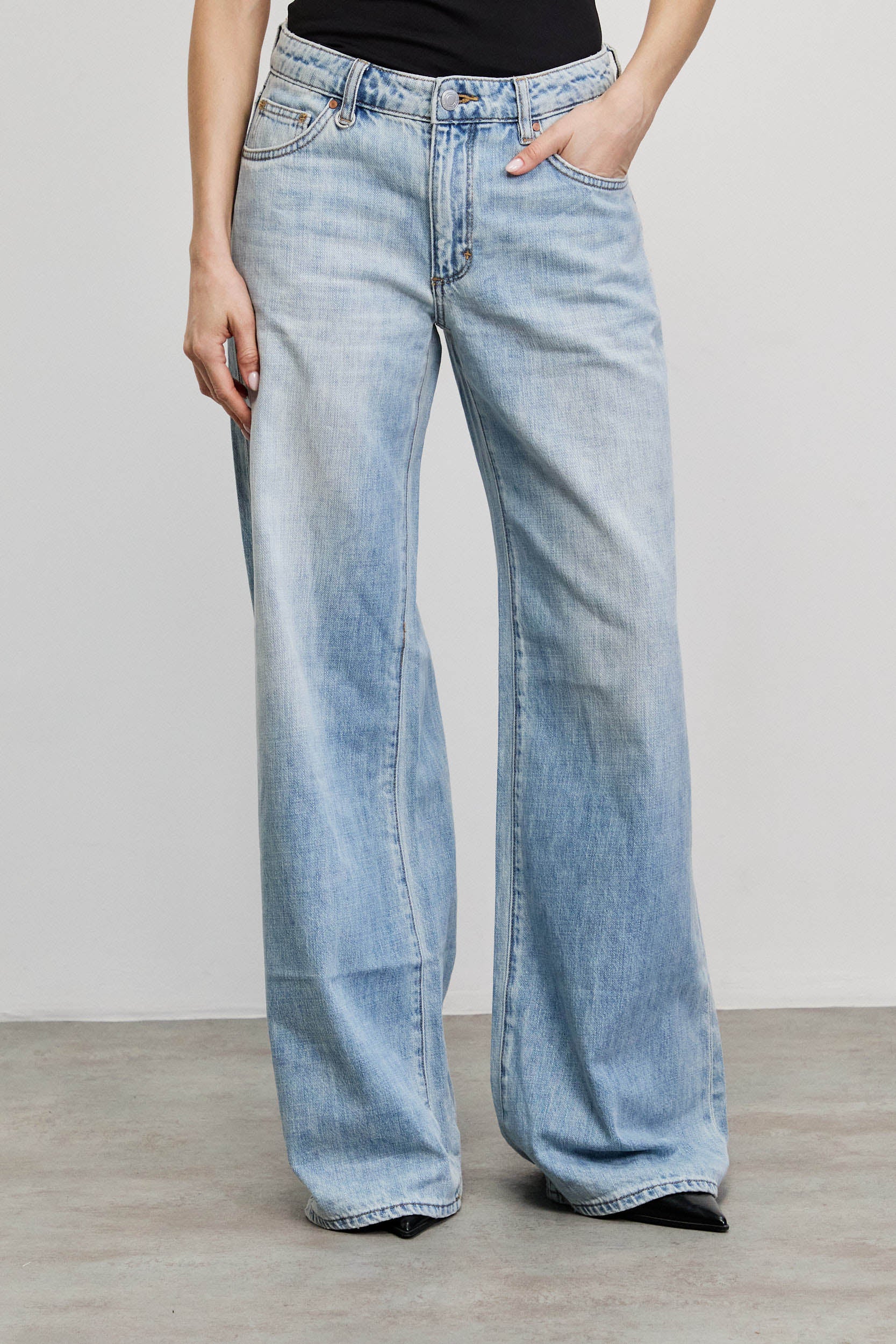 NEUW ג'ינס MILIA WIDE CAP SULE