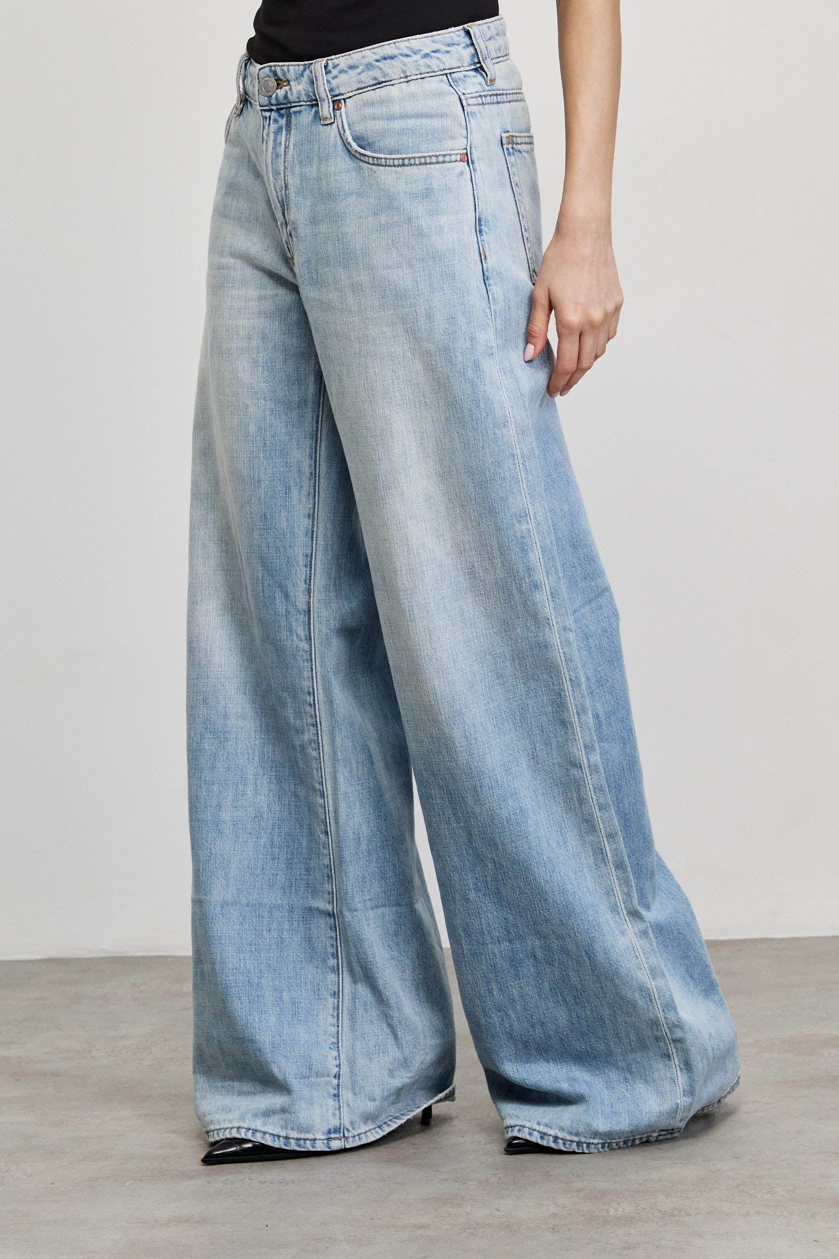 NEUW ג'ינס MILIA WIDE CAP SULE