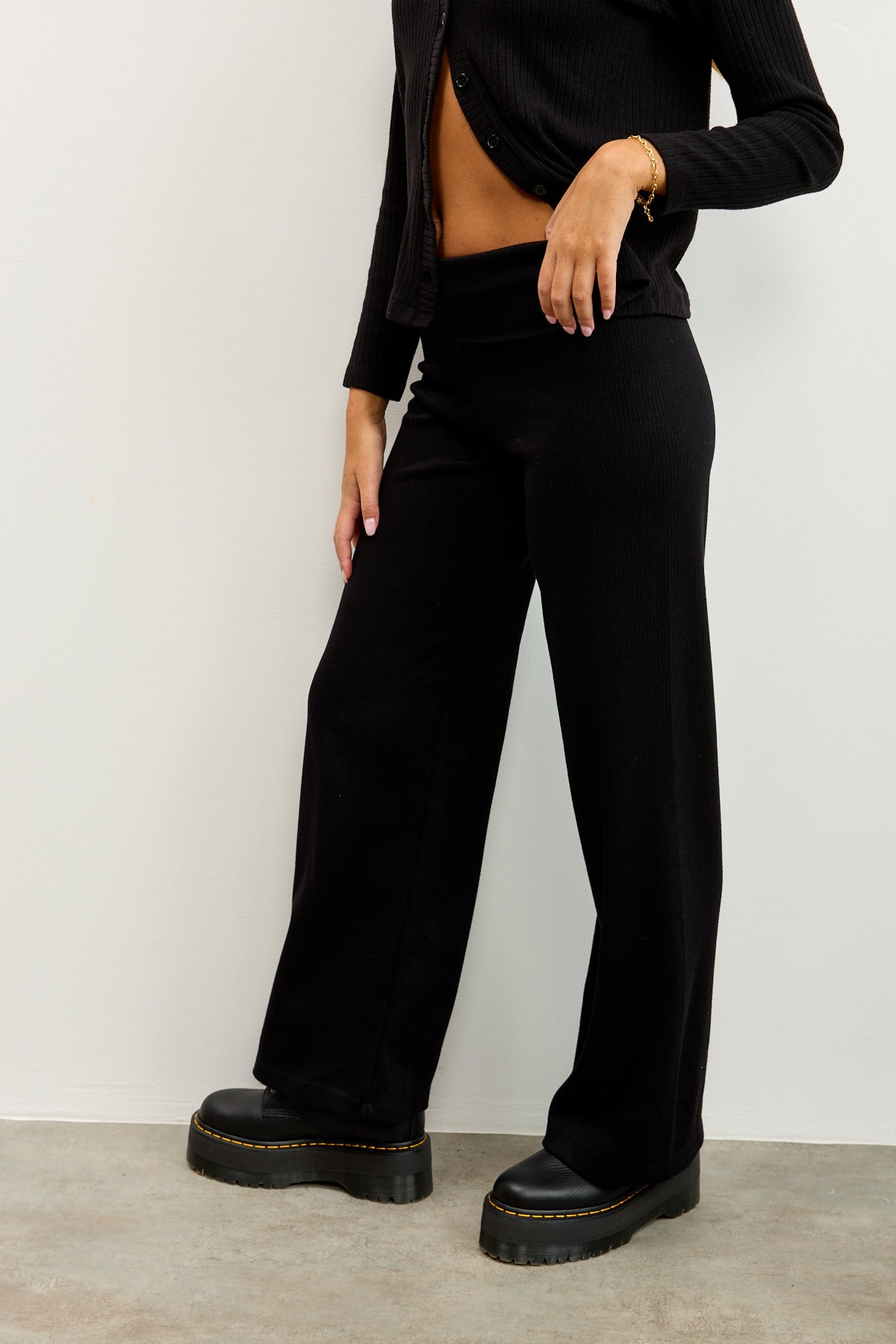 מכנסי ברנדי בד סריג דק שחור