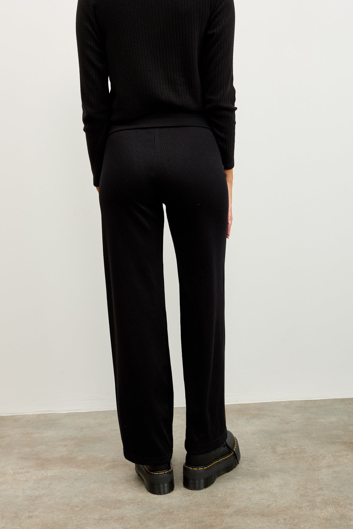 מכנסי ברנדי בד סריג דק שחור