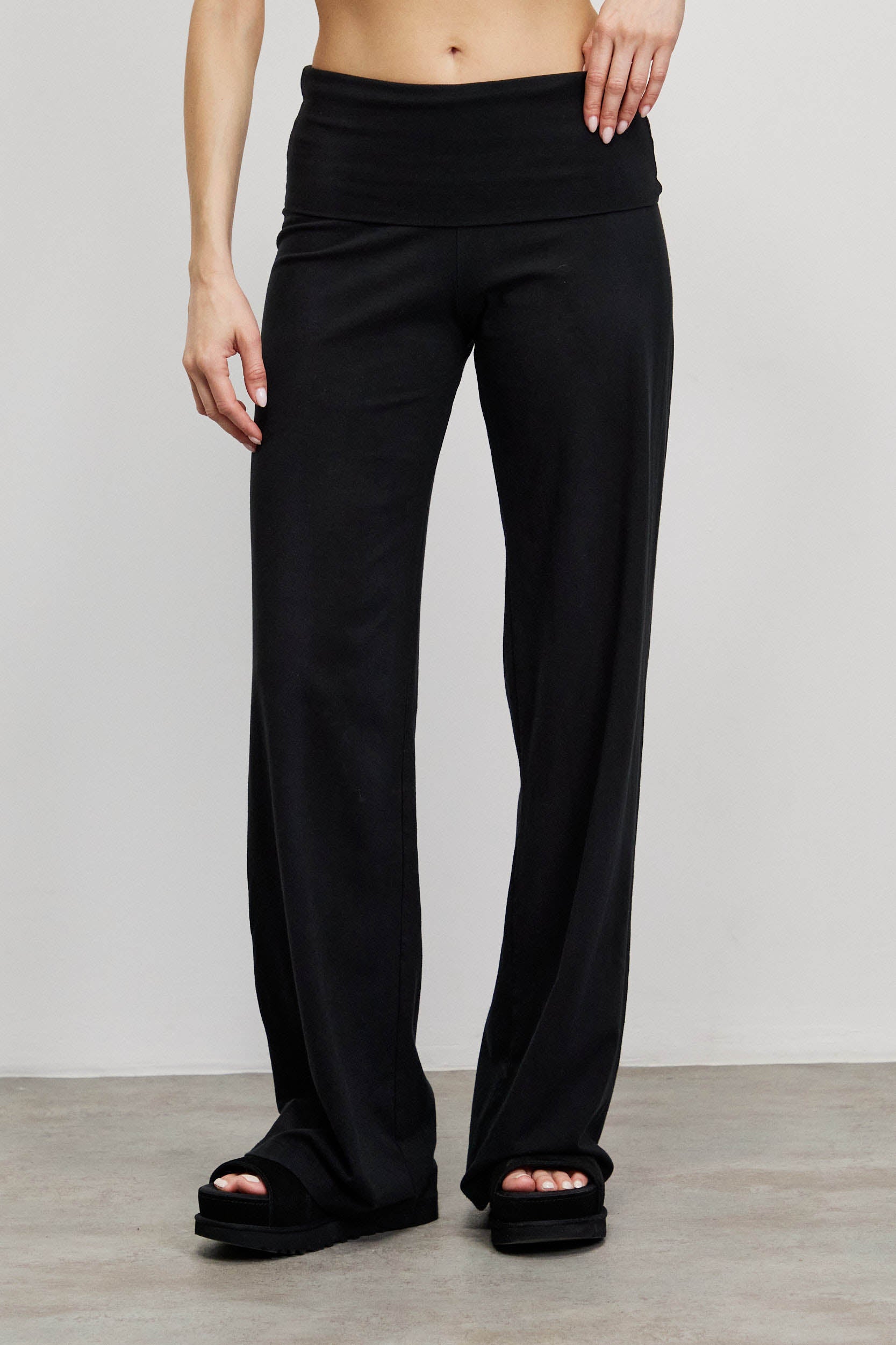 מכנסי ברנדי שחור