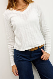 חולצת בייסיק וי בלה לבן