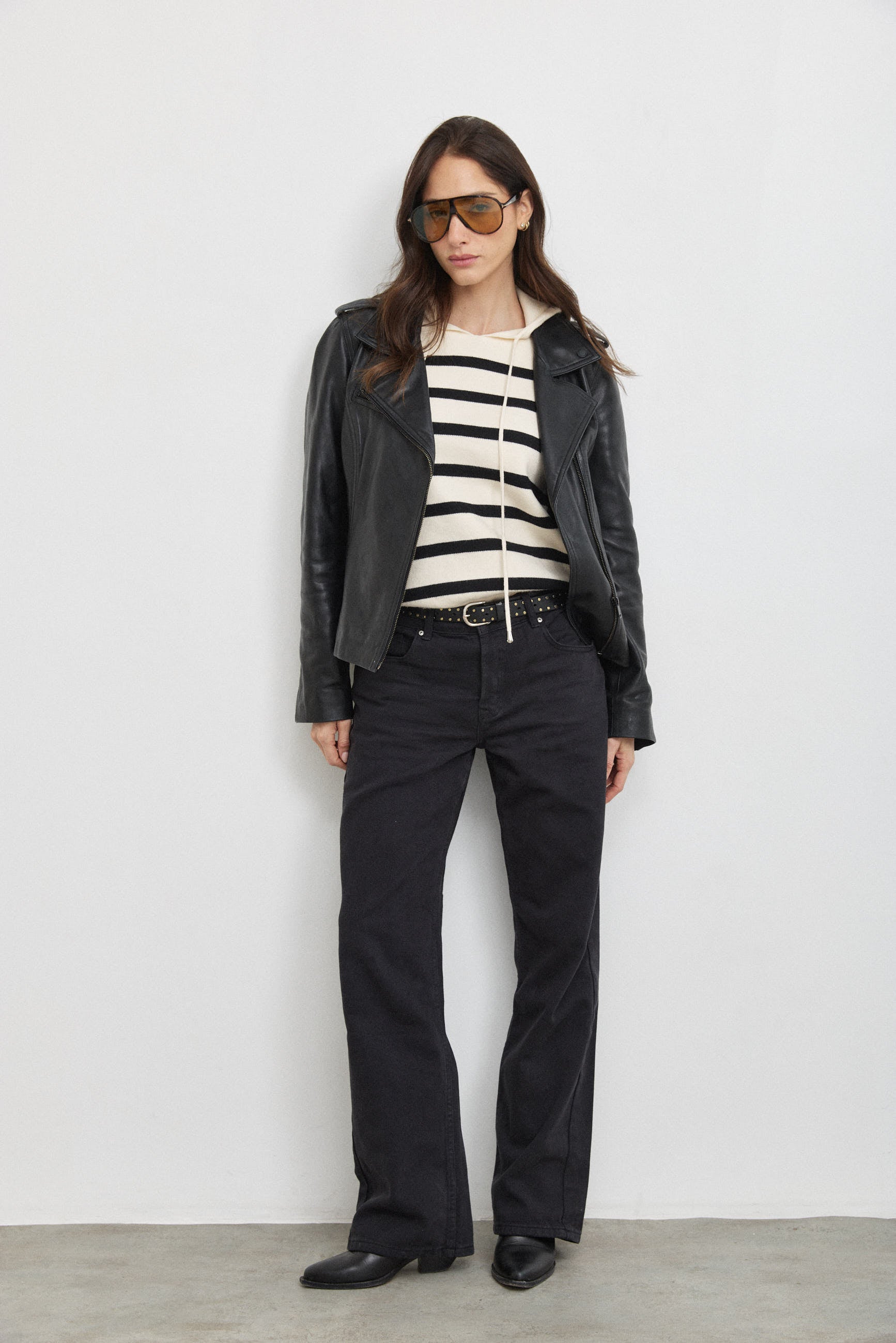 קפוצ׳ון סריג פסים שחור