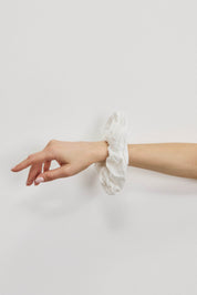 גומיית סקראנצי פשתן לבן