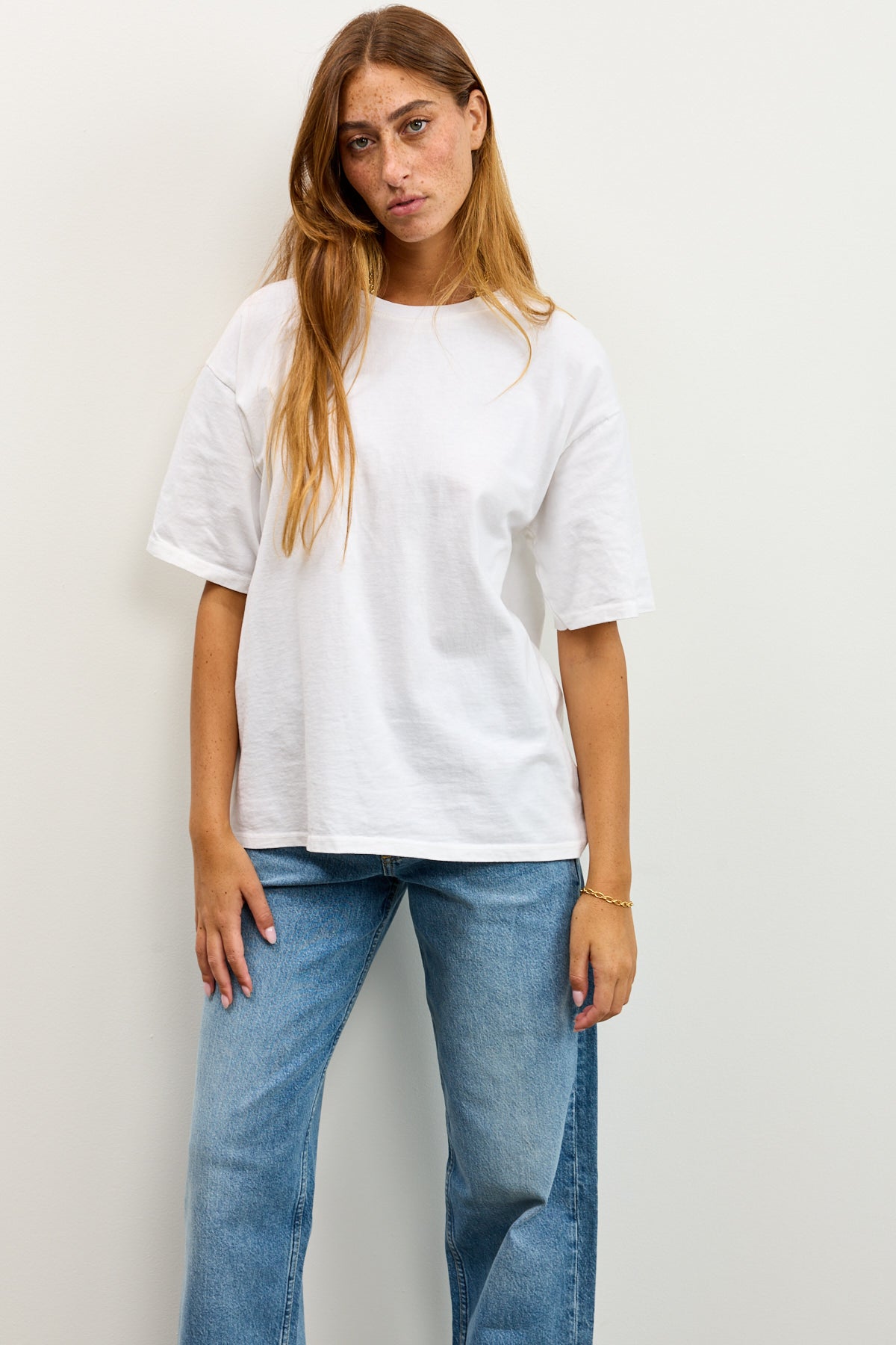 טישירט אוברסייז לני לבן