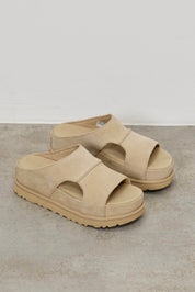 כפכפי UGG GOLDENSTAR HI CUT OUT סנד