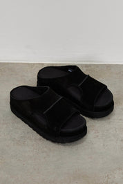 כפכפי UGG GOLDENSTAR HI CUT OUT BLACK