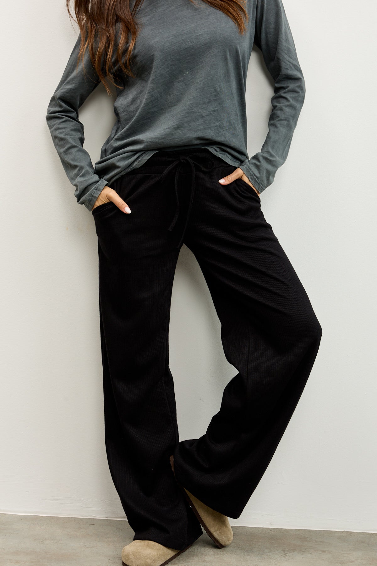 מכנסי טרנינג סריג שחור