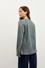 חולצת אלכס V שרוול ארוך אפור כהה