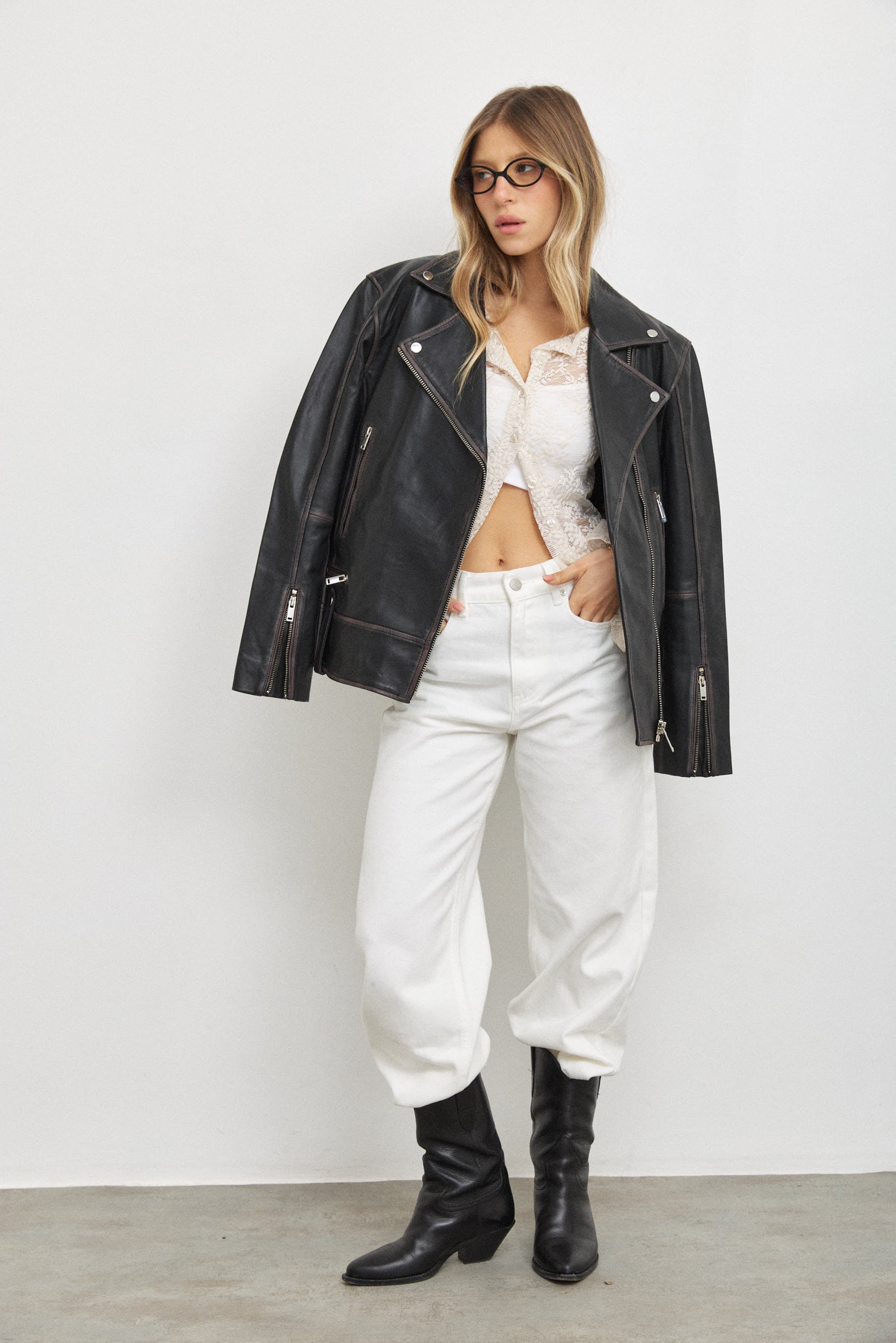 קרדיגן תחרה בז