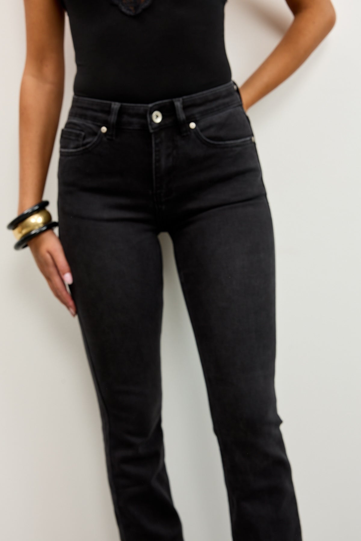 UTR ג׳ינס CORUNDUM NIGHT BLACK