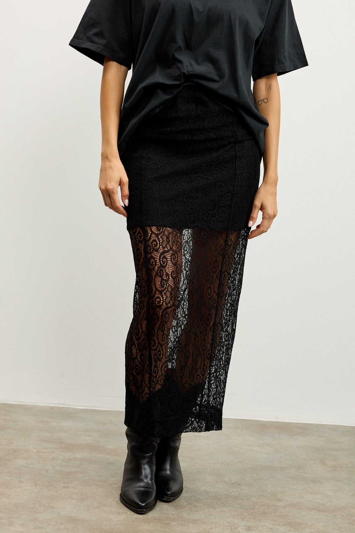 חצאית נואר לומינה שחורה