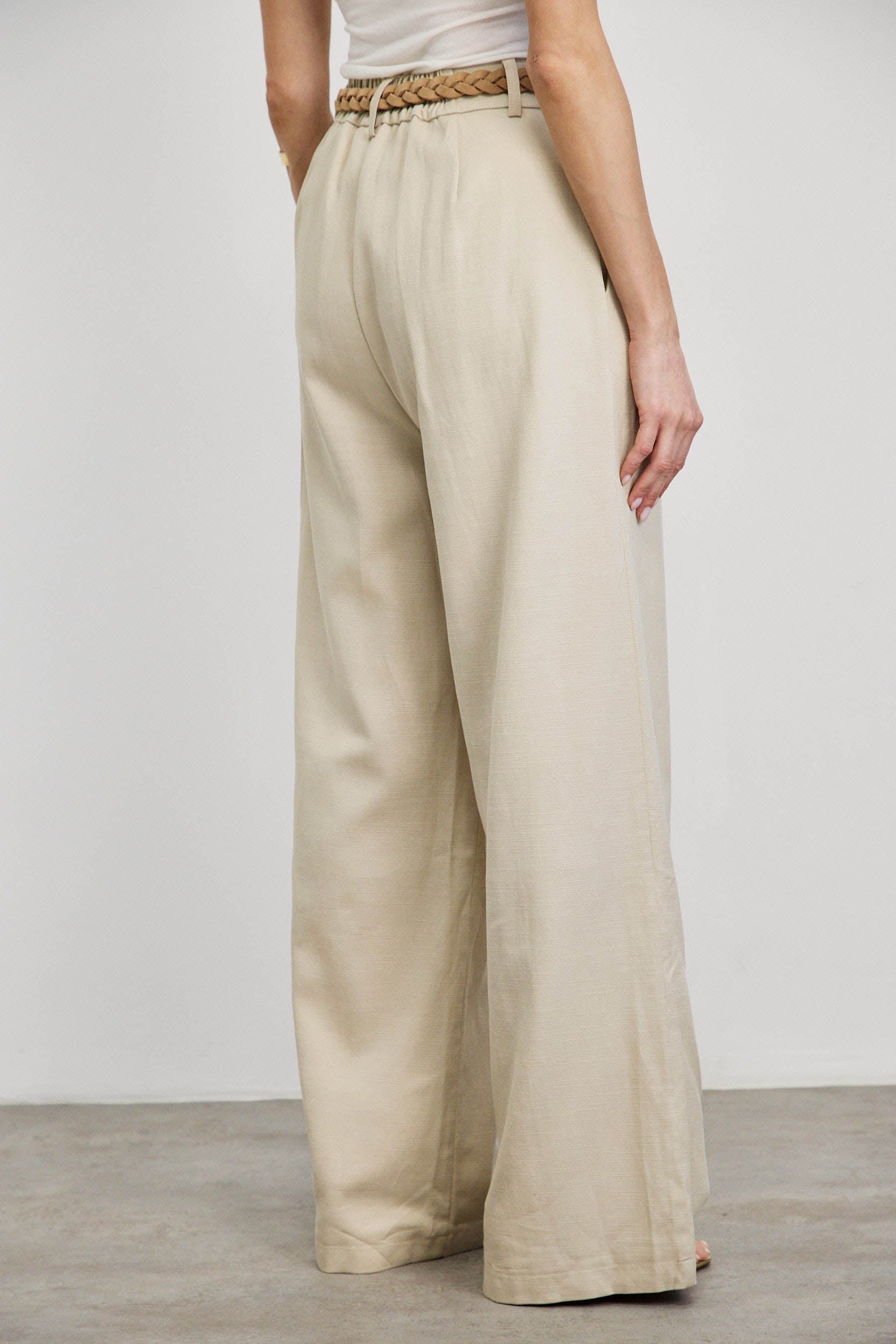 מכנסיים מחויטים ג'וליה בז