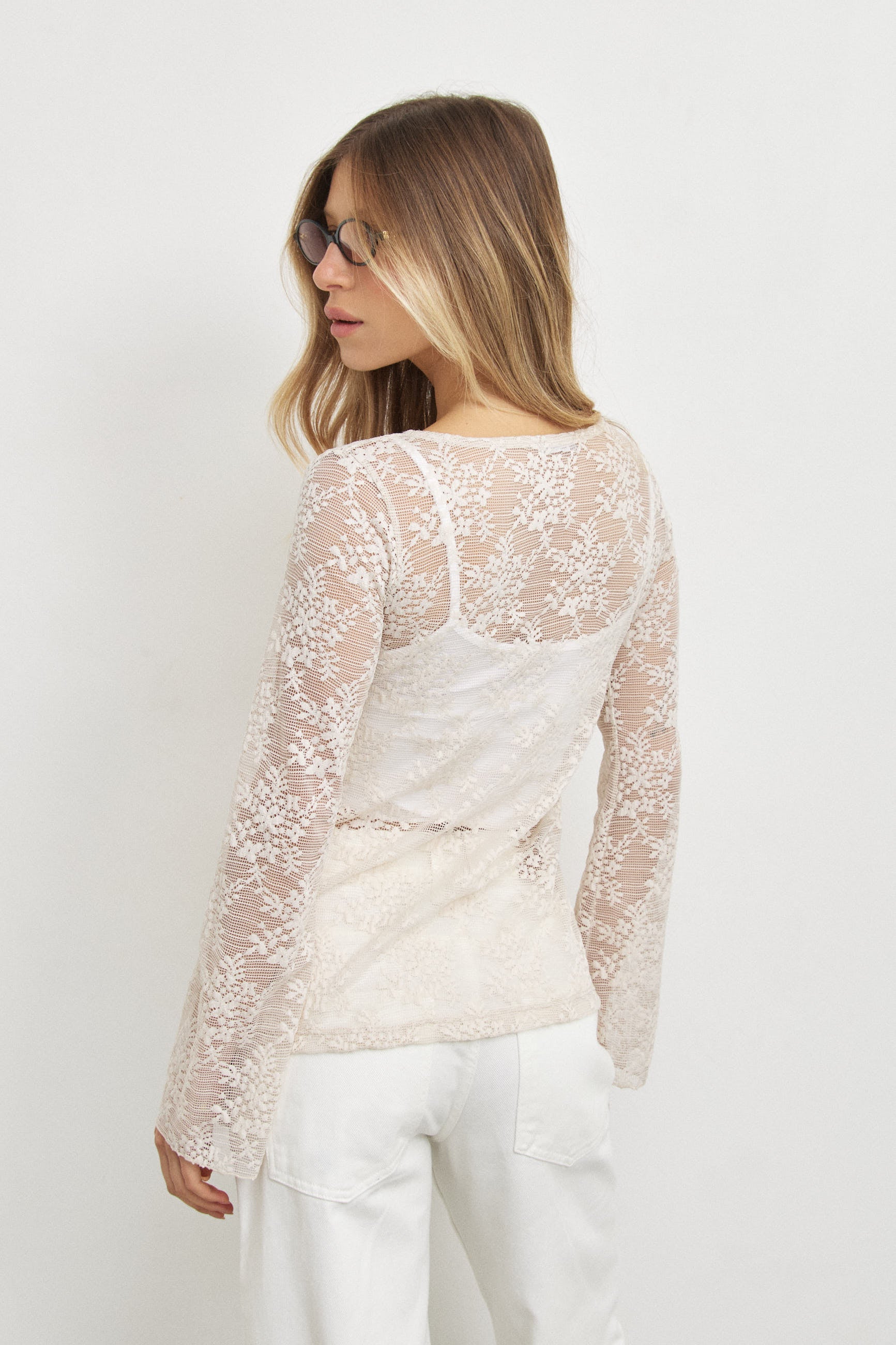 קרדיגן תחרה בז