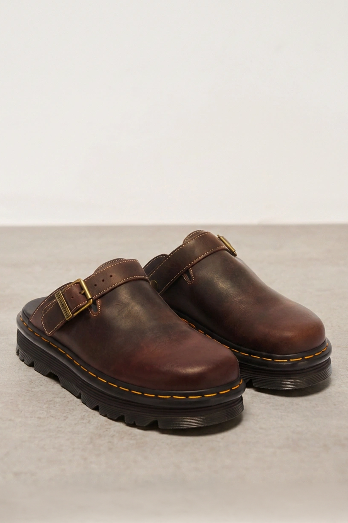 DR. MARTENS ZEBZAG MULE SAVANNAH TAN