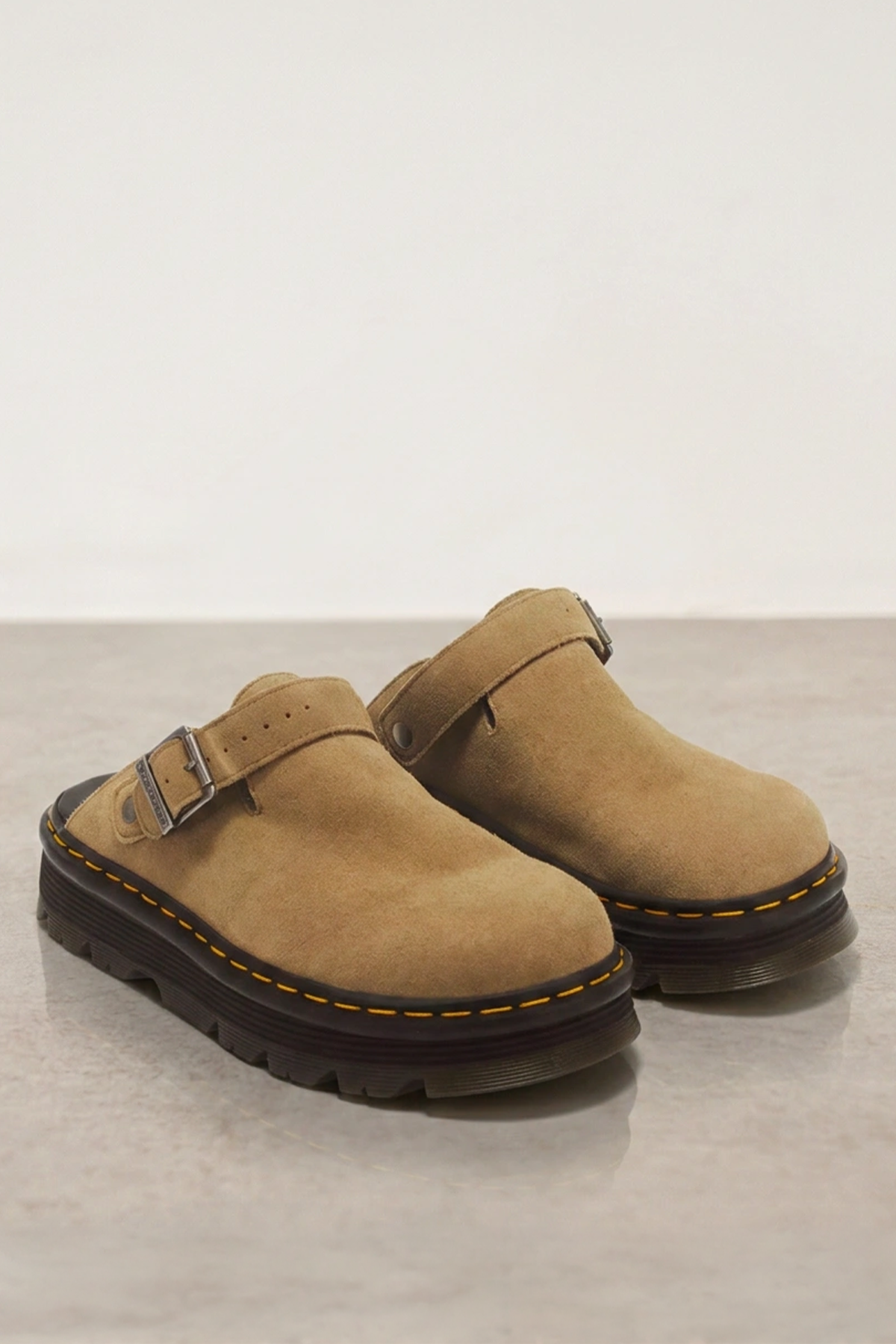DR. MARTENS ZEBZAG MULE DARK BROWN
