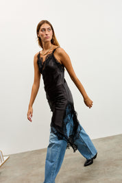 טוניקת תחרה אסימטרית שחורה