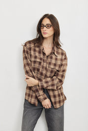 חולצה מכופתרת משובצת חום