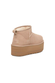מגפוני UGG דגם קלאסיק אולטרה מיני CHE פלטפורם סנד