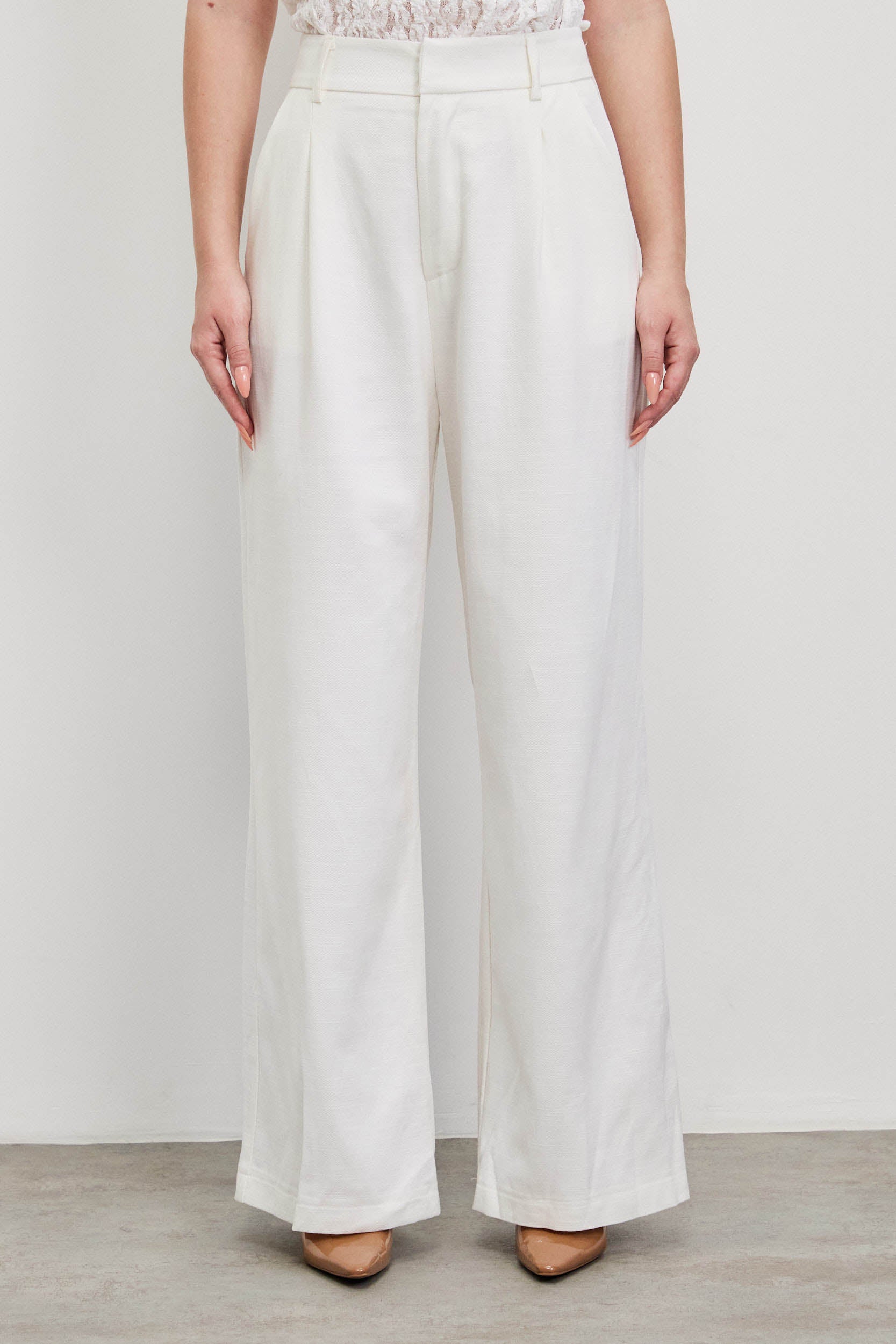 מכנסיים מחויטים ג'וליה שמנת