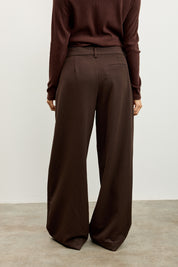 מכנס לומינה מחויט בוקסר חום