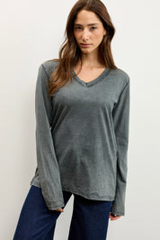 חולצת אלכס V שרוול ארוך אפור כהה